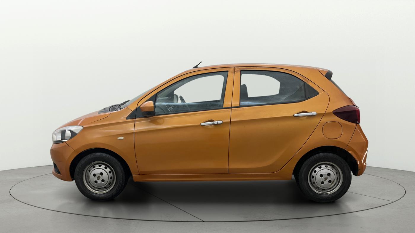 2017 Tata Tiago XM PETROL, CNG, Manual, 88,976 km, Left Side