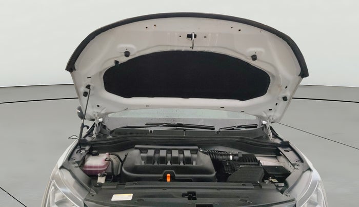 2022 Mahindra XUV700 MX P MT 5 STR, Petrol, Manual, 12,995 km, Open Bonet