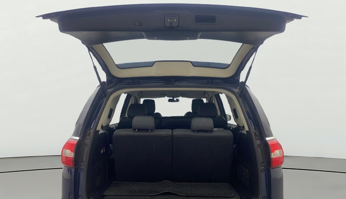 2017 Tata Hexa XT 4X2 7 STR, Diesel, Manual, 89,492 km, Boot Door Open