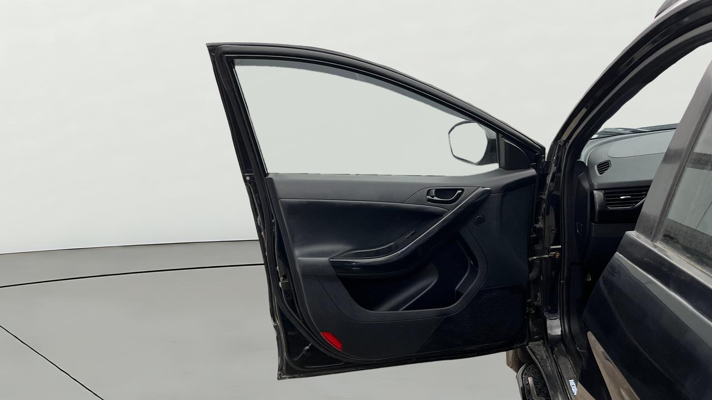 2022 Tata NEXON XZA PLUS PETROL DARK EDITION, CNG, Automatic, 67,935 km, LHS Front Door