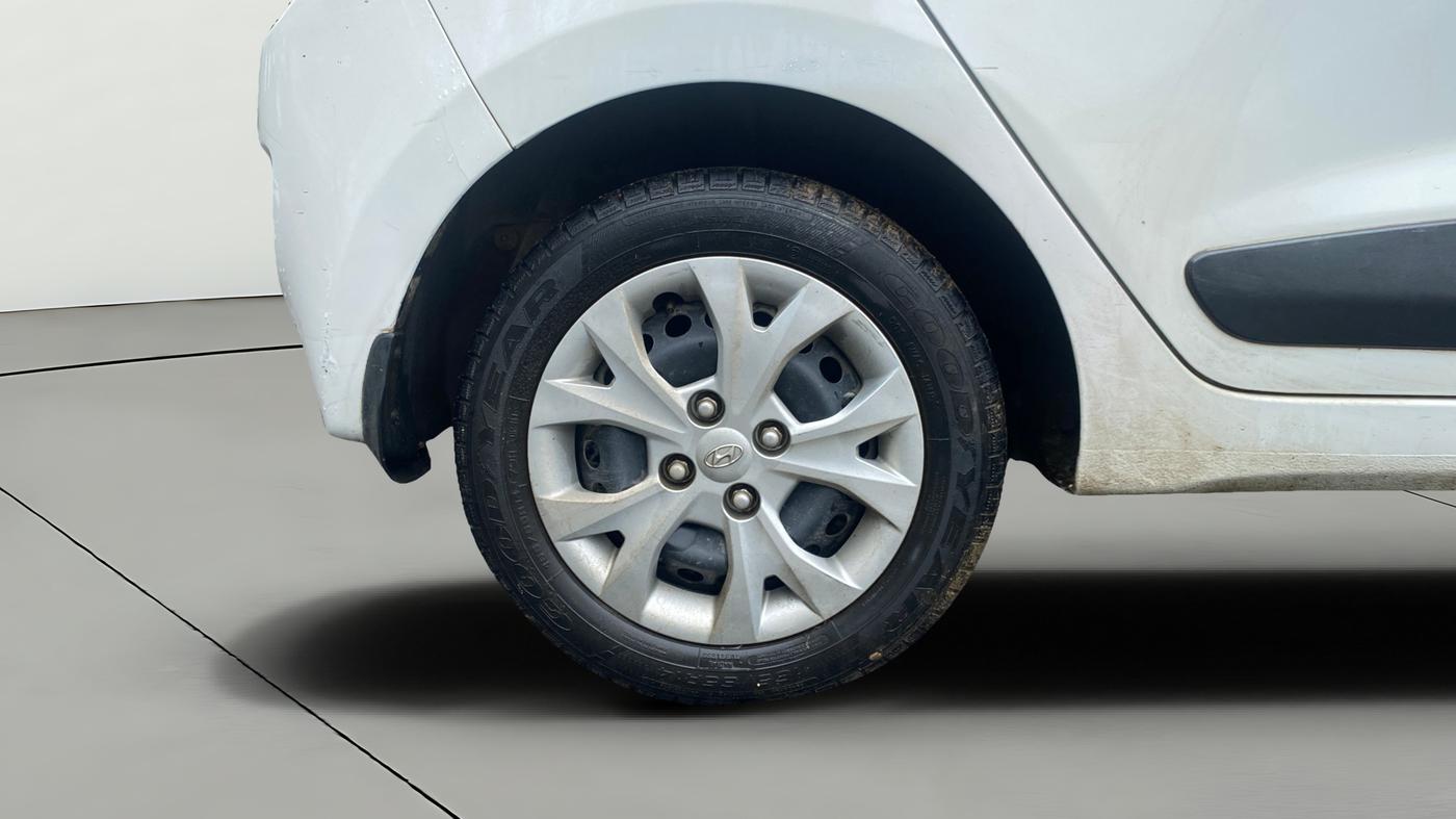 2014 Hyundai Grand i10 SPORTZ 1.2 KAPPA VTVT, Petrol, Manual, 44,102 km, Right Rear Wheel