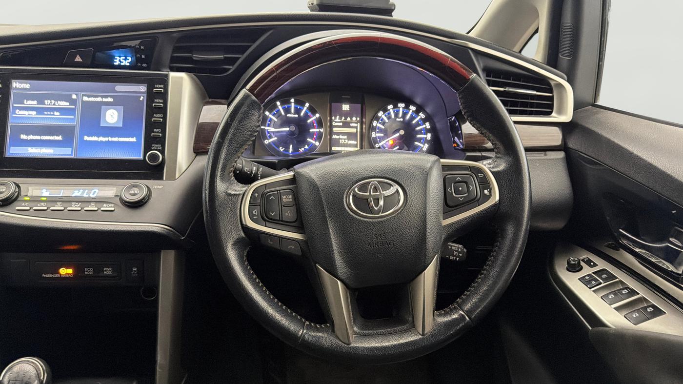 2022 Toyota Innova Crysta 2.7 VX 7 STR, Petrol, Manual, 67,894 km, Steering Wheel Close Up