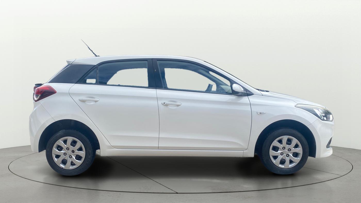2015 Hyundai Elite i20 MAGNA 1.2, Petrol, Manual, 33,459 km, Right Side View