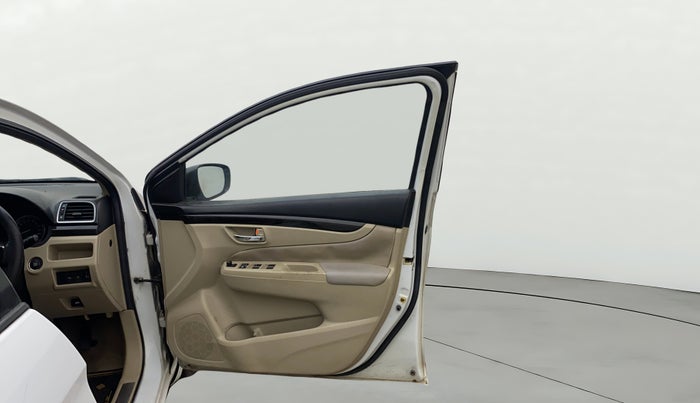 2014 Maruti Ciaz ZXI, Petrol, Manual, 78,079 km, RHS Front Door