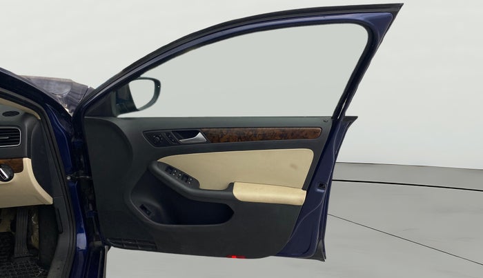 2014 Volkswagen Jetta HIGHLINE TDI, Diesel, Manual, 70,639 km, RHS Front Door