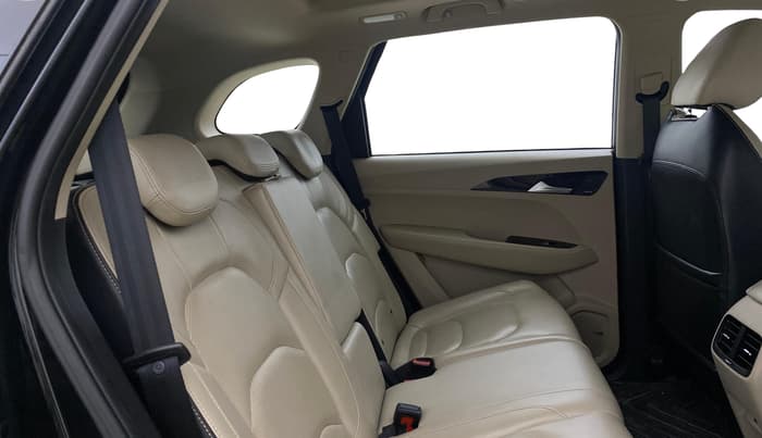 2021 MG HECTOR SHARP 1.5 PETROL CVT, Petrol, Automatic, 32,403 km, Right Side Rear Door Cabin