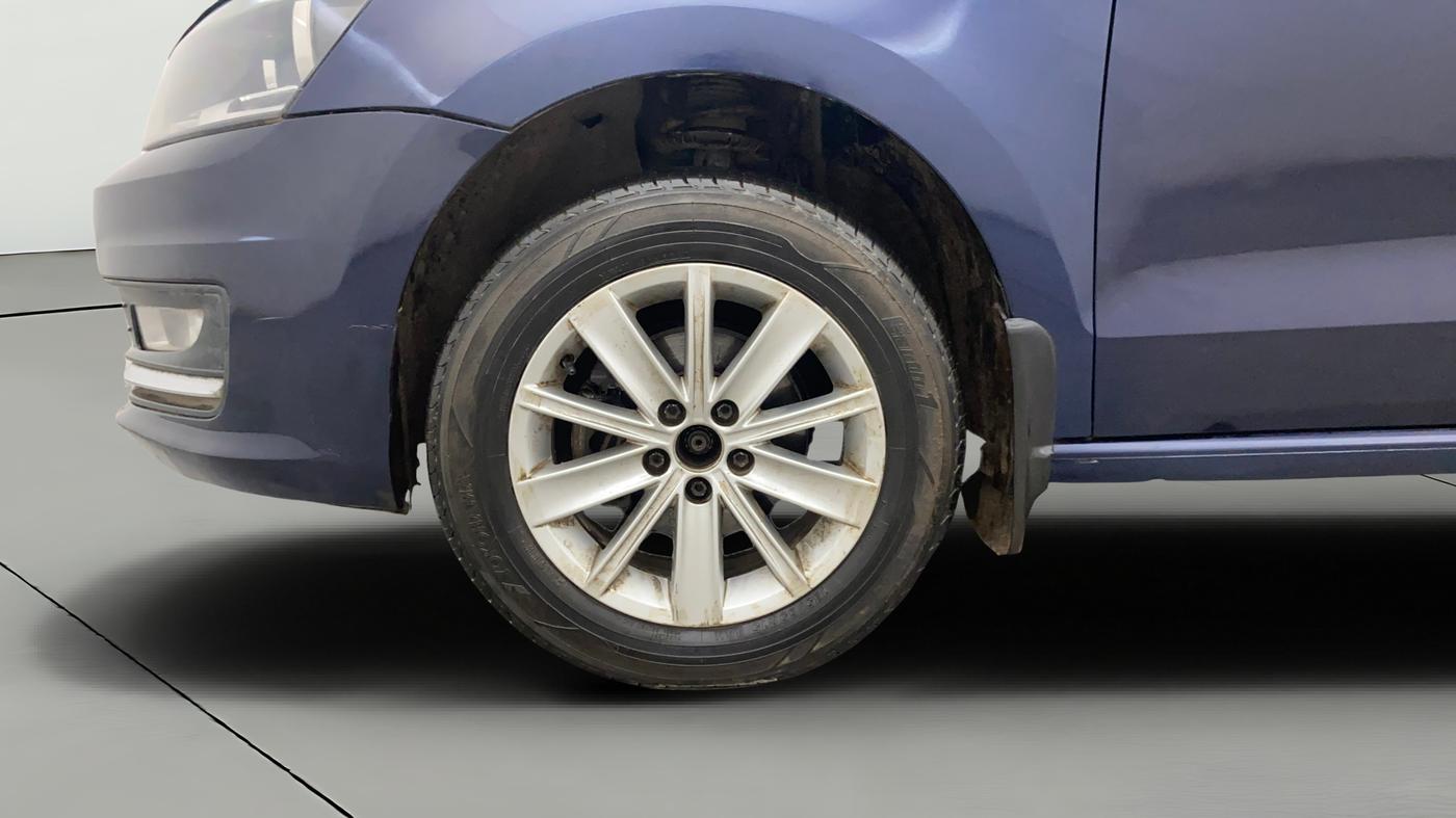 2015 Volkswagen Vento HIGHLINE PETROL AT, Petrol, Automatic, 64,067 km, Left Front Wheel