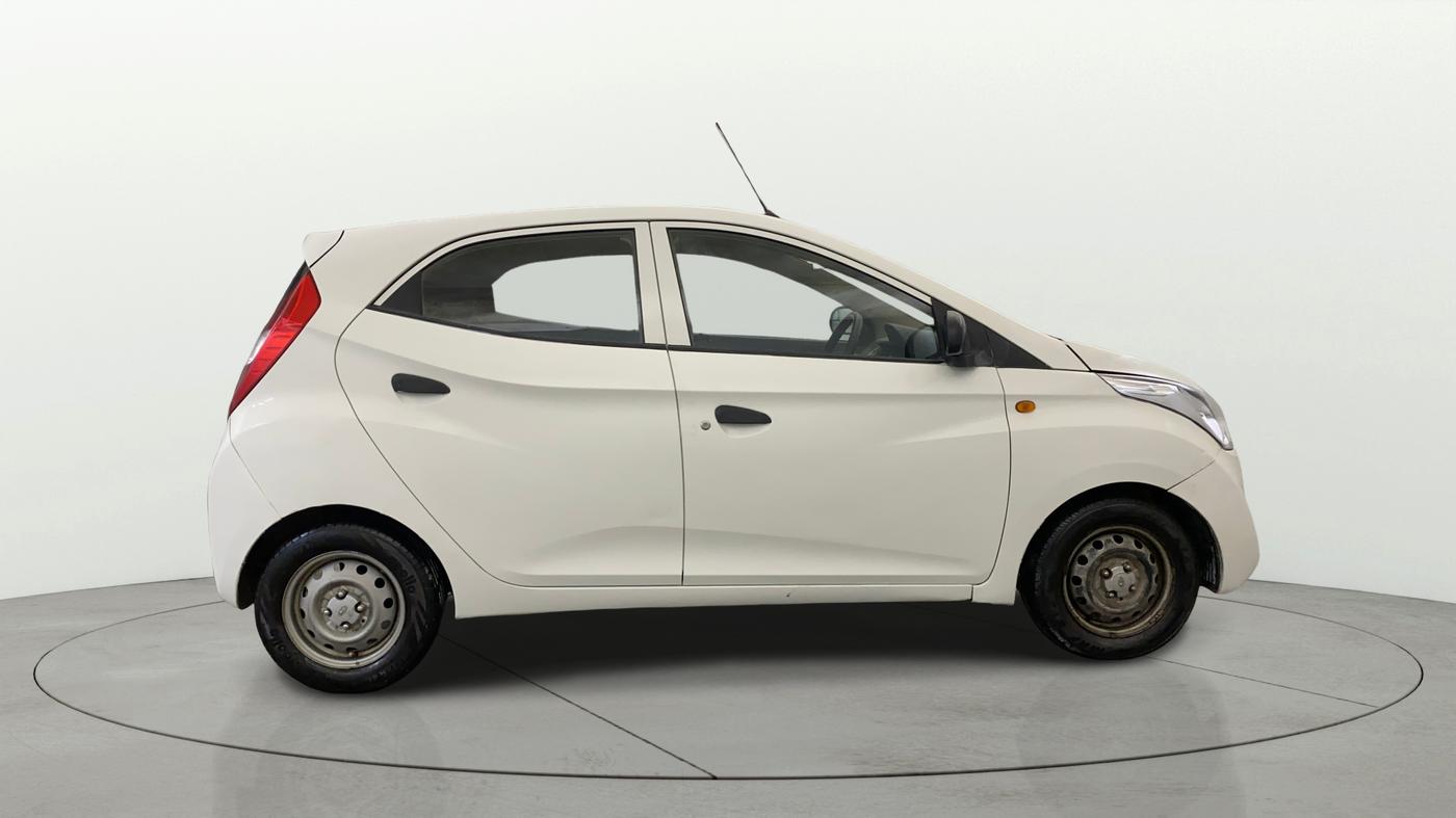 2018 Hyundai Eon ERA +, Petrol, Manual, 1,15,293 km, Right Side View