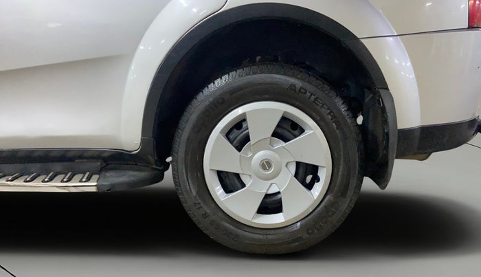 2017 Mahindra XUV500 W6, Diesel, Manual, 94,851 km, Left Rear Wheel
