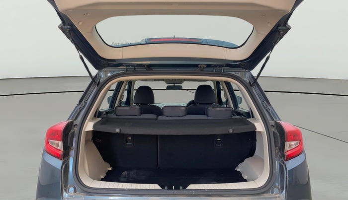2019 Mahindra XUV300 W8 1.5 DIESEL, Diesel, Manual, 48,852 km, Boot Open Zoomed View