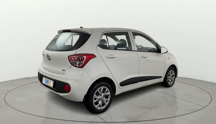 2017 Hyundai Grand i10 MAGNA 1.2 KAPPA VTVT, Petrol, Manual, 66,456 km, Right Back Diagonal