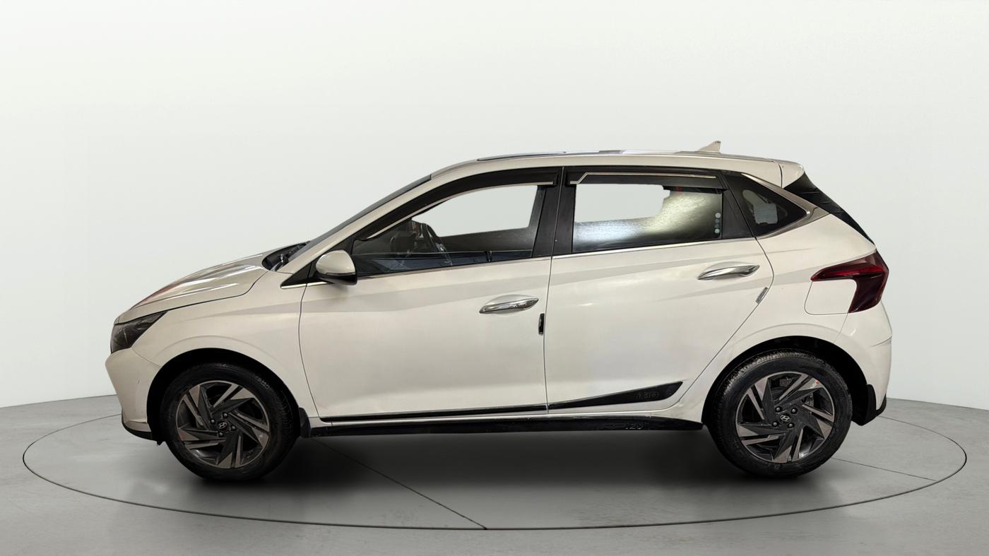 2022 Hyundai NEW I20 ASTA (O) 1.2 MT, Petrol, Manual, 32,240 km, Left Side