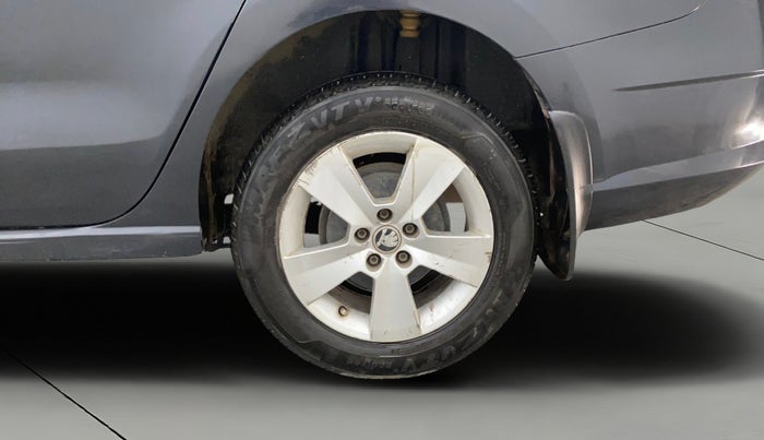 2017 Skoda Rapid AMBITION 1.6 MPI MT, Petrol, Manual, 1,19,944 km, Left Rear Wheel