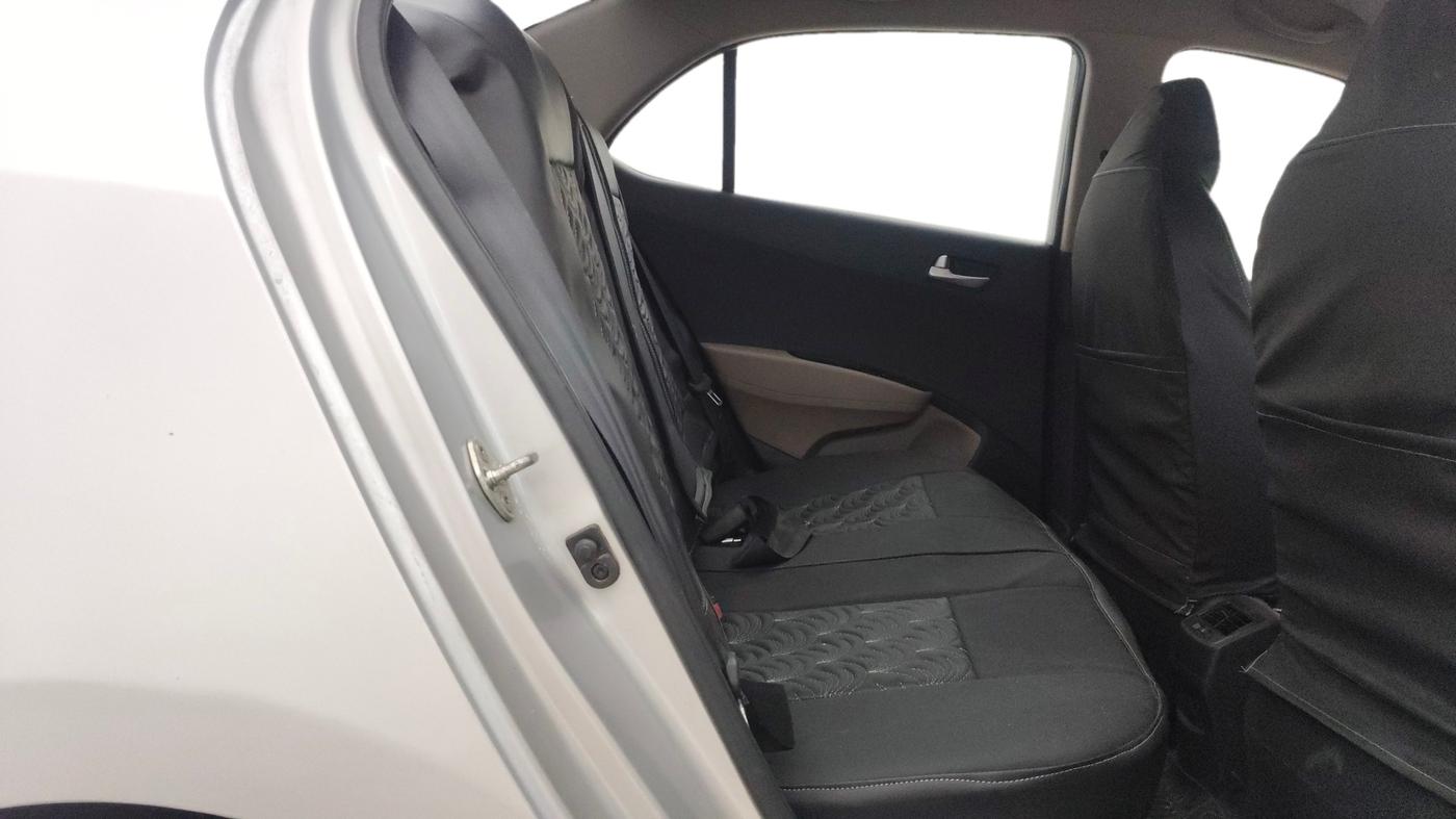 2016 Hyundai Xcent SX 1.2 (O), Petrol, Manual, 38,283 km, Right Side Rear Door Cabin