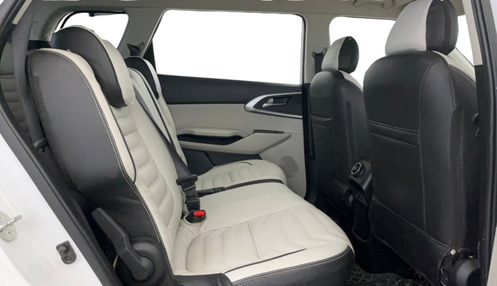 2023 KIA CARENS PRESTIGE PLUS 1.5 PETROL IMT 7 STR, Petrol, Manual, 18,306 km, Right Side Rear Door Cabin