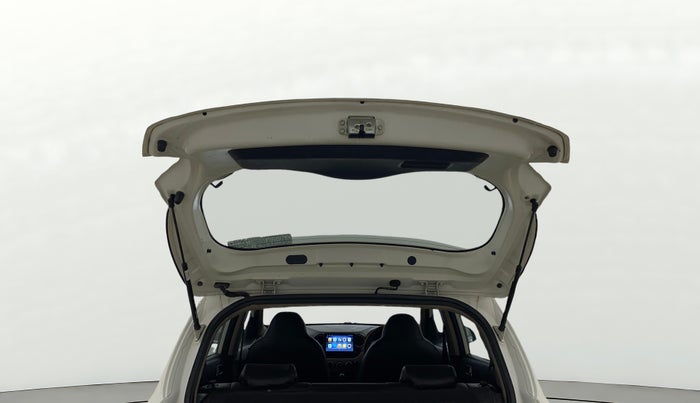 2015 Hyundai Grand i10 ASTA AT 1.2 KAPPA VTVT, CNG, Automatic, 1,24,302 km, Boot Door Open