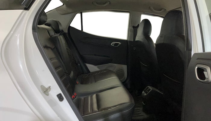 2023 Hyundai AURA SX 1.2 CNG, CNG, Manual, 61,512 km, Right Side Rear Door Cabin