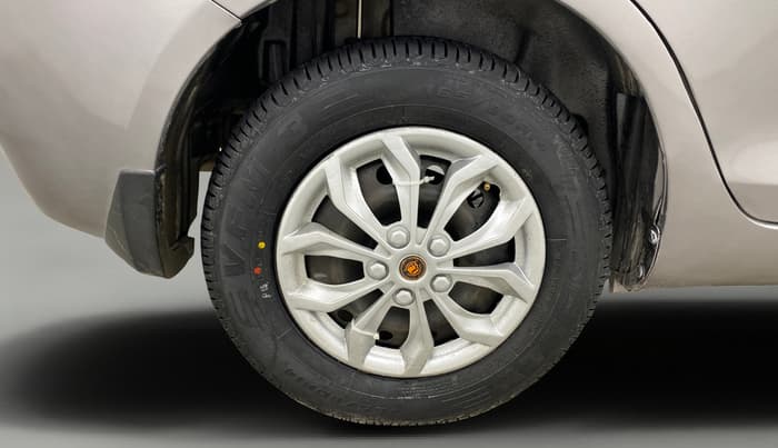 2014 Maruti Swift Dzire VDI, Diesel, Manual, 1,22,042 km, Right Rear Wheel