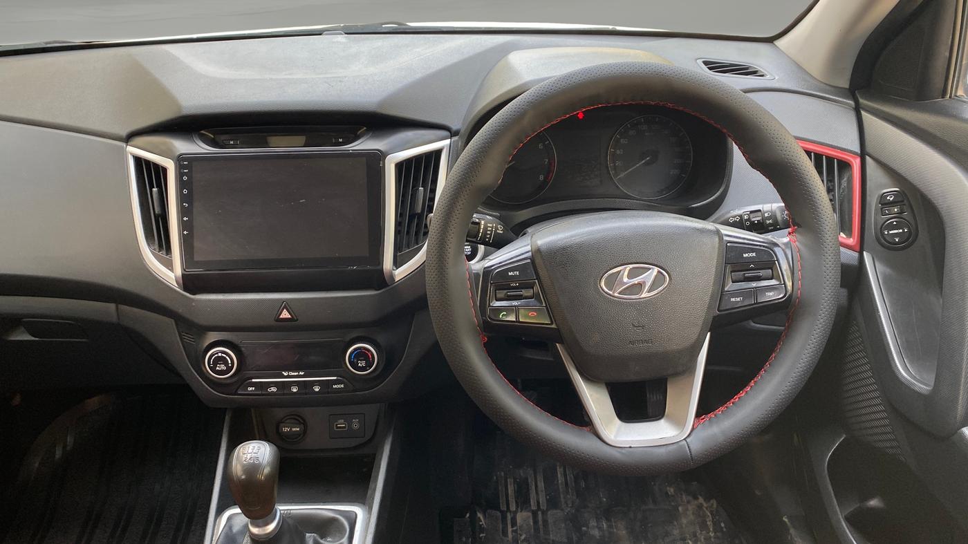 2016 Hyundai Creta SX PLUS  ANNIVERSARY EDITION 1.6 PETROL, Petrol, Manual, 1,05,639 km, Steering Wheel Close Up