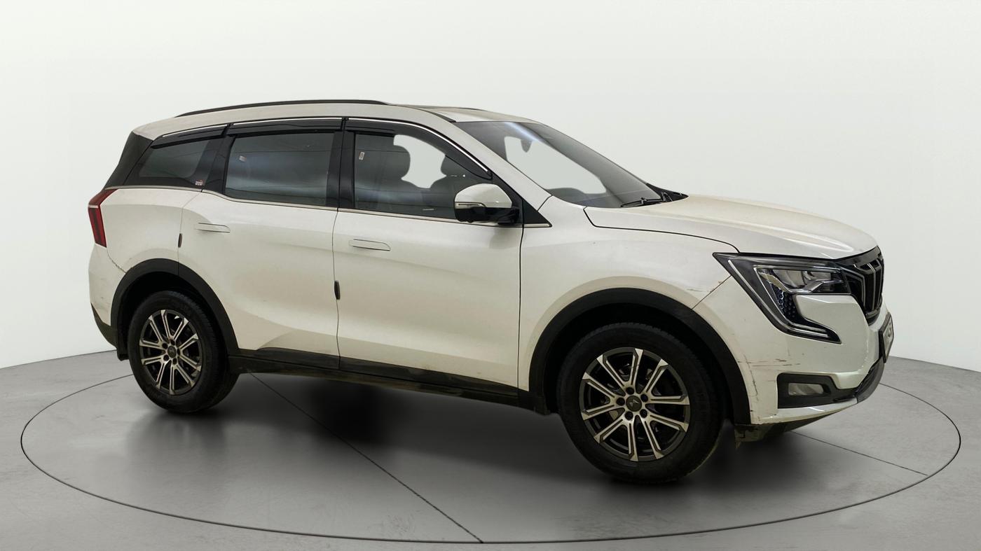 2023 Mahindra XUV700 AX 7 LUXURY D AT 7 STR, Diesel, Automatic, 31,537 km, Right Front Diagonal