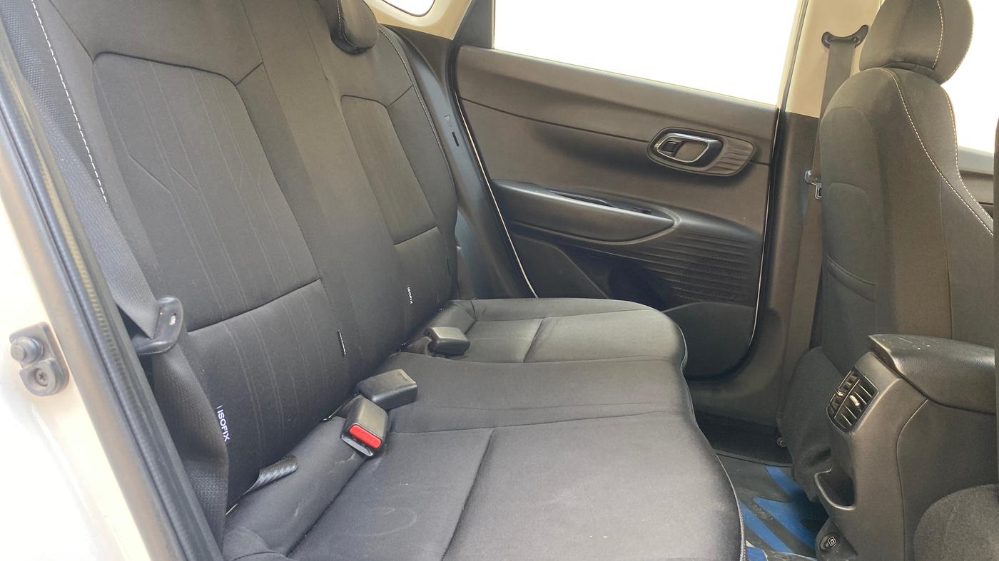 2022 Hyundai NEW I20 Sportz 1.2 IVT, Petrol, Automatic, 50,396 km, Right Side Rear Door Cabin