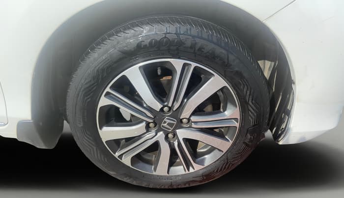 2021 Honda Amaze 1.5L I-DTEC VX CVT, Diesel, Automatic, 1,01,137 km, Right Front Wheel
