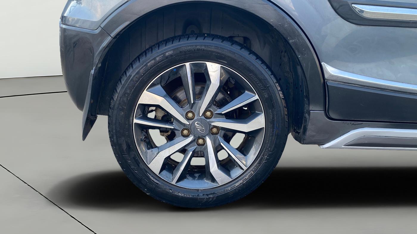 2021 Mahindra XUV300 W8 (O) 1.2 PETROL, Petrol, Manual, 47,115 km, Right Rear Wheel