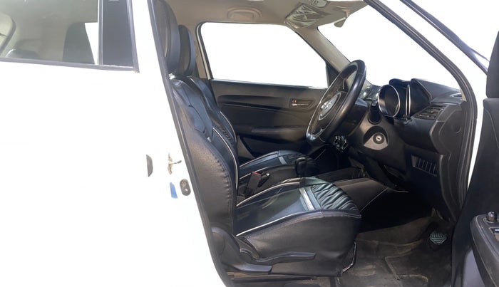 2020 Maruti Swift VXI AMT, Petrol, Automatic, 38,025 km, Right Side Front Door Cabin