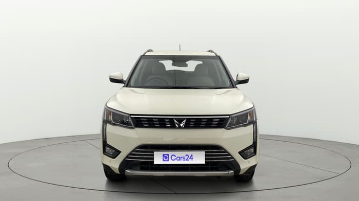 2023 Mahindra XUV300 W8 (O) 1.5 DIESEL AMT, Diesel, Automatic, 27,532 km, Front