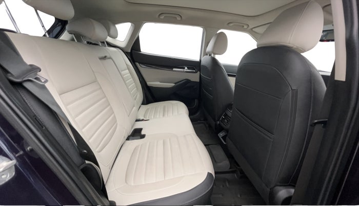 2023 KIA SELTOS  HTX 1.5 PETROL CVT, Petrol, Automatic, 19,901 km, Right Side Rear Door Cabin