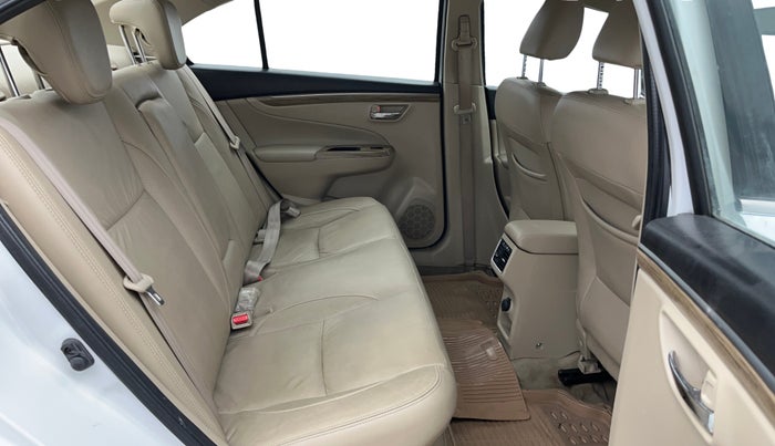 2019 Maruti Ciaz ALPHA 1.5 SHVS PETROL, Petrol, Manual, 64,037 km, Right Side Rear Door Cabin