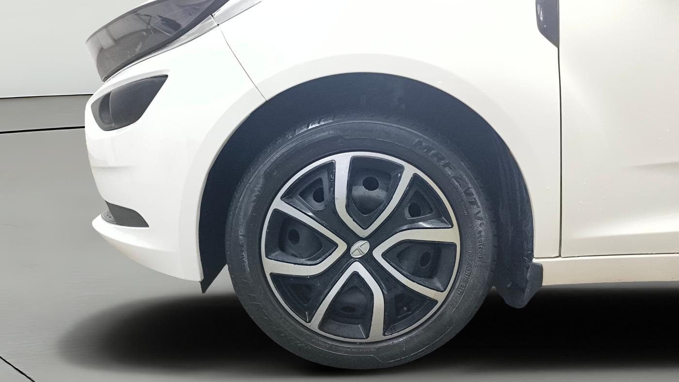 2022 Tata ALTROZ XM PLUS PETROL, Petrol, Manual, 36,662 km, Left Front Wheel