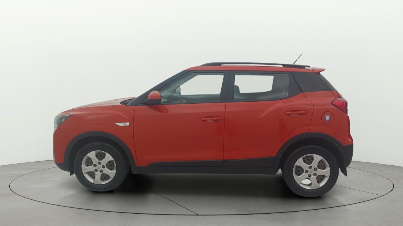 2019 Mahindra XUV300 W6 1.2 PETROL, Petrol, Manual, 43,459 km, Left Side