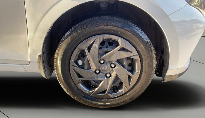 2022 Hyundai NEW I20 MAGNA 1.2 MT, Petrol, Manual, 55,771 km, Right Front Wheel