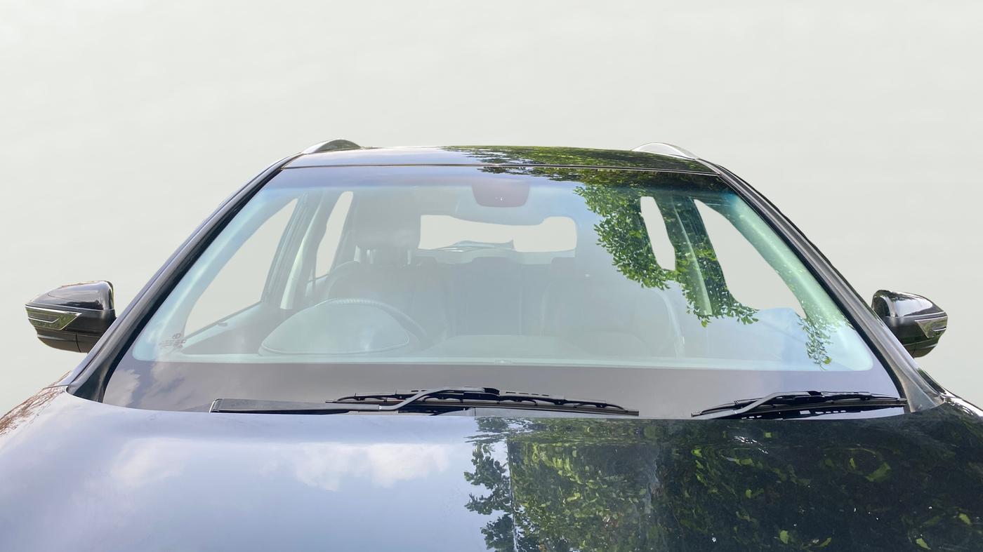 2021 MG HECTOR SHARP 1.5 TURBO HYBRID MT DUAL TONE, Petrol, Manual, 48,307 km, Front Windshield