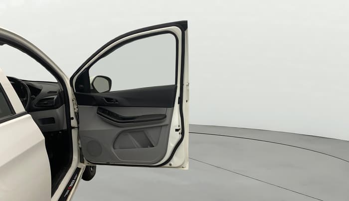2023 Tata Tiago XM CNG, CNG, Manual, 23,744 km, RHS Front Door
