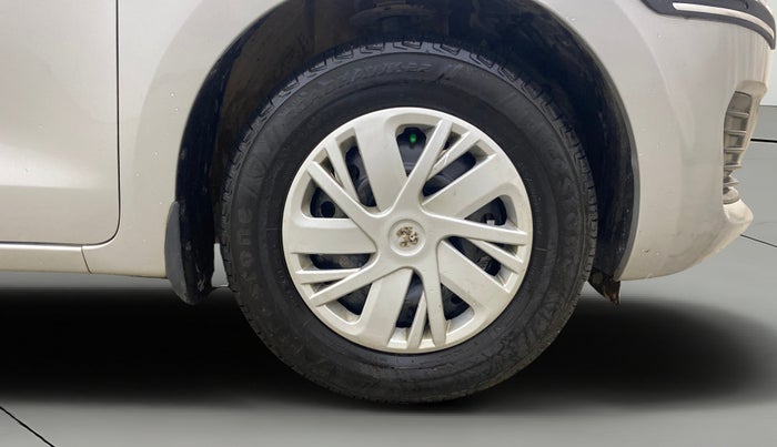 2019 Maruti Swift VXI, Petrol, Manual, 39,184 km, Right Front Wheel