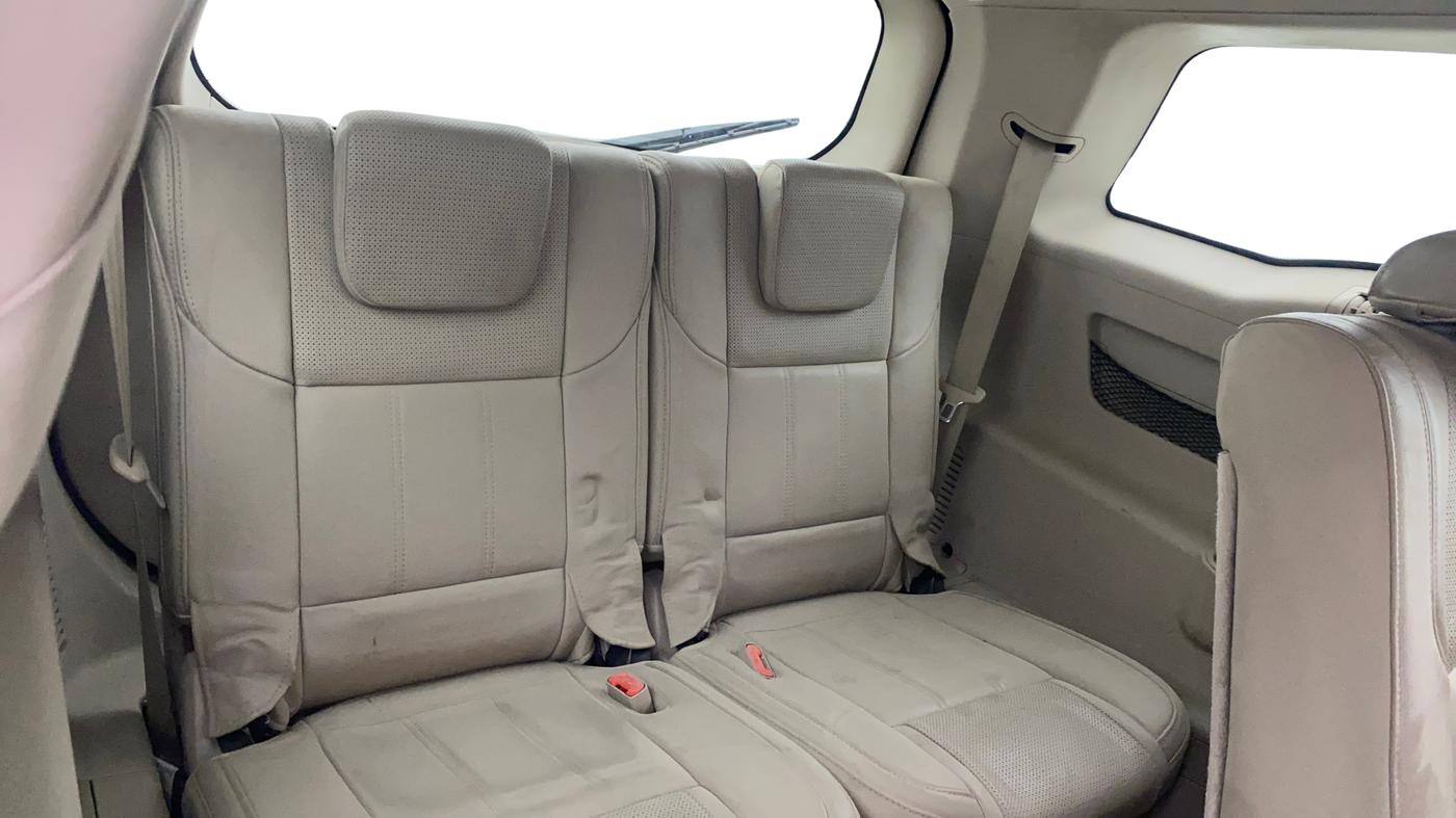 2016 Mahindra XUV500 W10 AT, Diesel, Automatic, 1,11,214 km, Third Seat Row ( optional )
