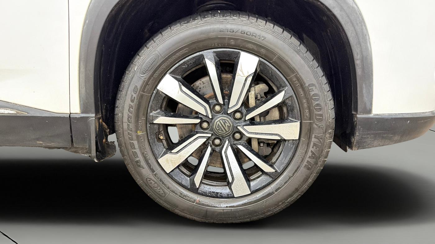 2020 MG HECTOR PLUS SHARP 1.5 PETROL TURBO DCT 6-STR, Petrol, Automatic, 32,671 km, Right Front Wheel