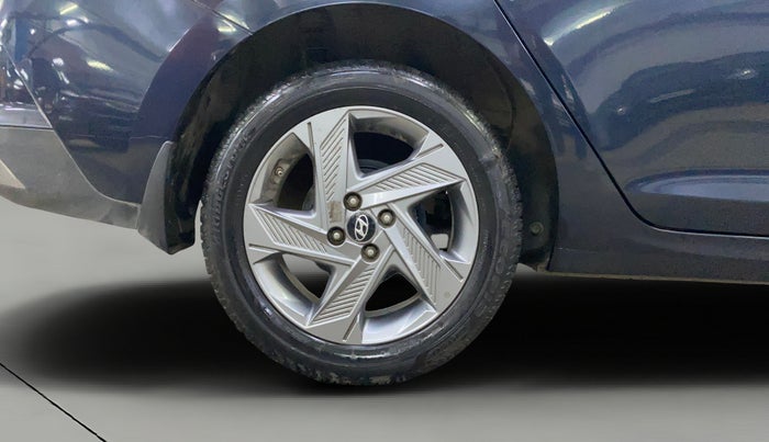 2022 Hyundai Verna SX (O)1.5 MPi, Petrol, Manual, 39,191 km, Right Rear Wheel