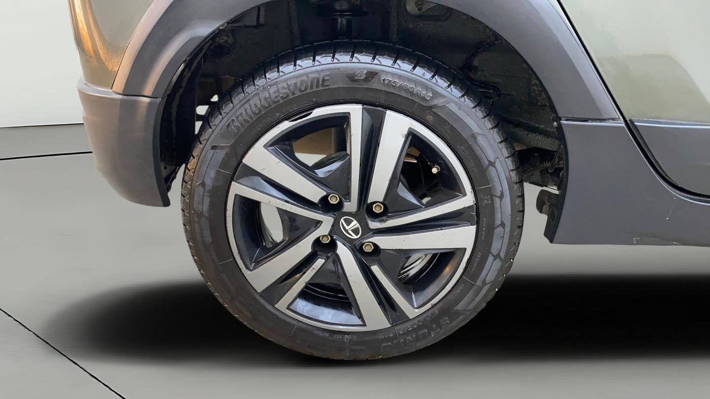2022 Tata TIAGO NRG XZ MT, Petrol, Manual, 20,159 km, Right Rear Wheel