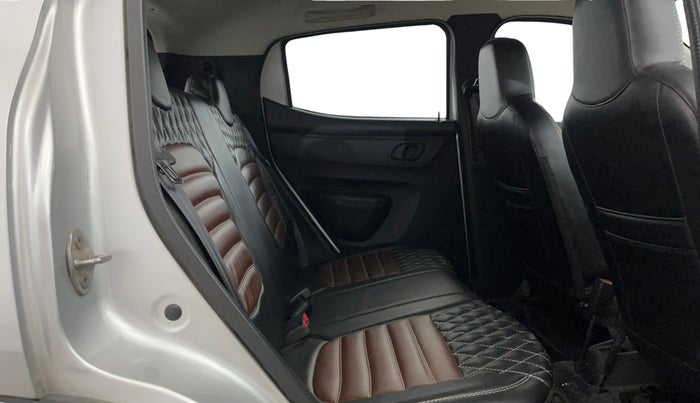 2023 Renault Kwid RXT 1.0 AMT, Petrol, Automatic, 17,253 km, Right Side Rear Door Cabin