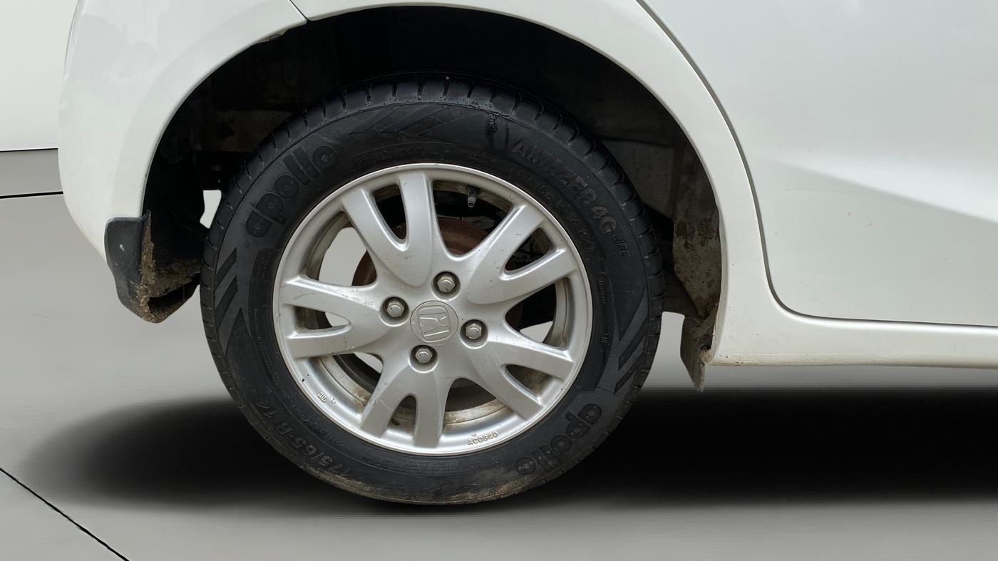 2014 Honda Brio VX AT, Petrol, Automatic, 45,258 km, Right Rear Wheel