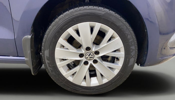 2015 Volkswagen Vento HIGHLINE 1.5 AT, Diesel, Automatic, 51,306 km, Right Front Wheel