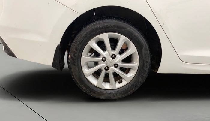 2018 Hyundai Verna 1.6 EX VTVT AT, Petrol, Automatic, 87,019 km, Right Rear Wheel