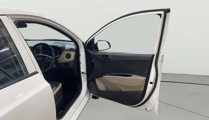 2016 Hyundai Grand i10 MAGNA 1.2 KAPPA VTVT, Petrol, Manual, 68,734 km, RHS Front Door