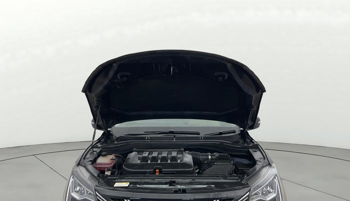 2022 Mahindra XUV700 AX 5 P MT 5 STR, Petrol, Manual, 46,331 km, Open Bonet