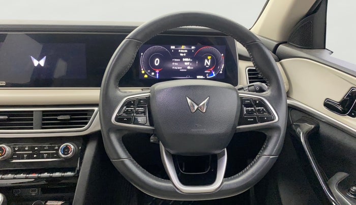 2023 Mahindra XUV700 AX 7 D MT 7 STR, Diesel, Manual, 1,37,545 km, Steering Wheel Close Up