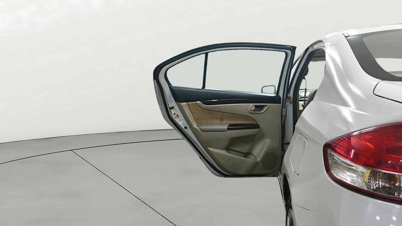 2016 Maruti Ciaz VDI+ SHVS, Diesel, Manual, 73,092 km, LHS Rear Door