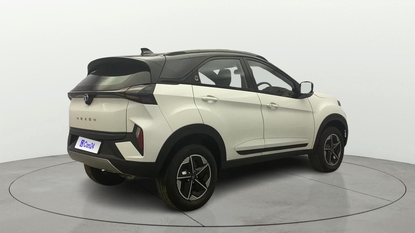 2023 Tata NEXON FEARLESS + SUNROOF DUAL TONE 1.2 PETROL, Petrol, Manual, 271 km, Right Back Diagonal